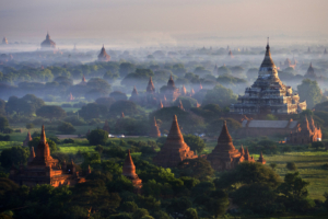 令人驚嘆的蒲甘古城晨景