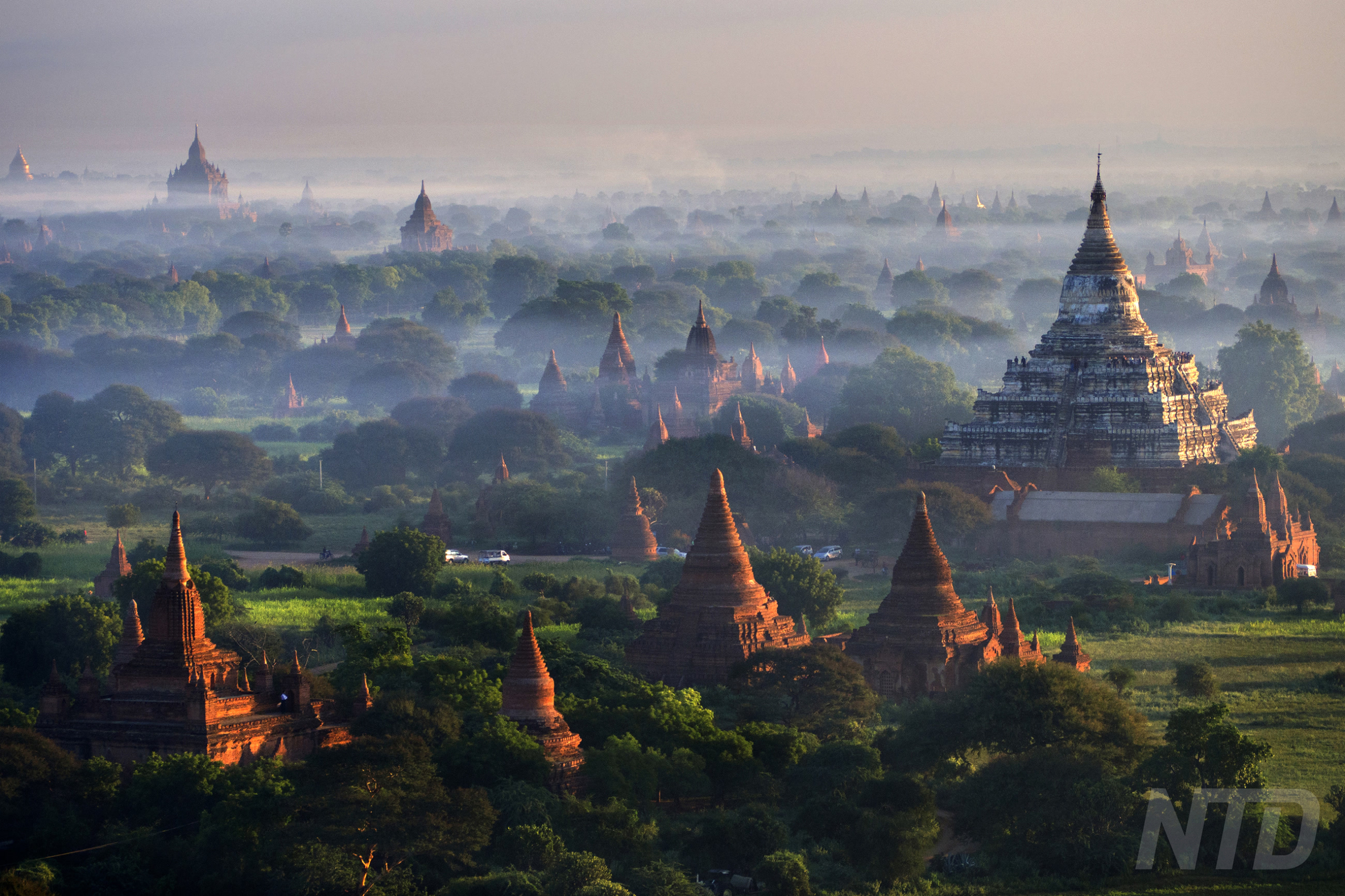 Morning Scene of Amazing Bagan