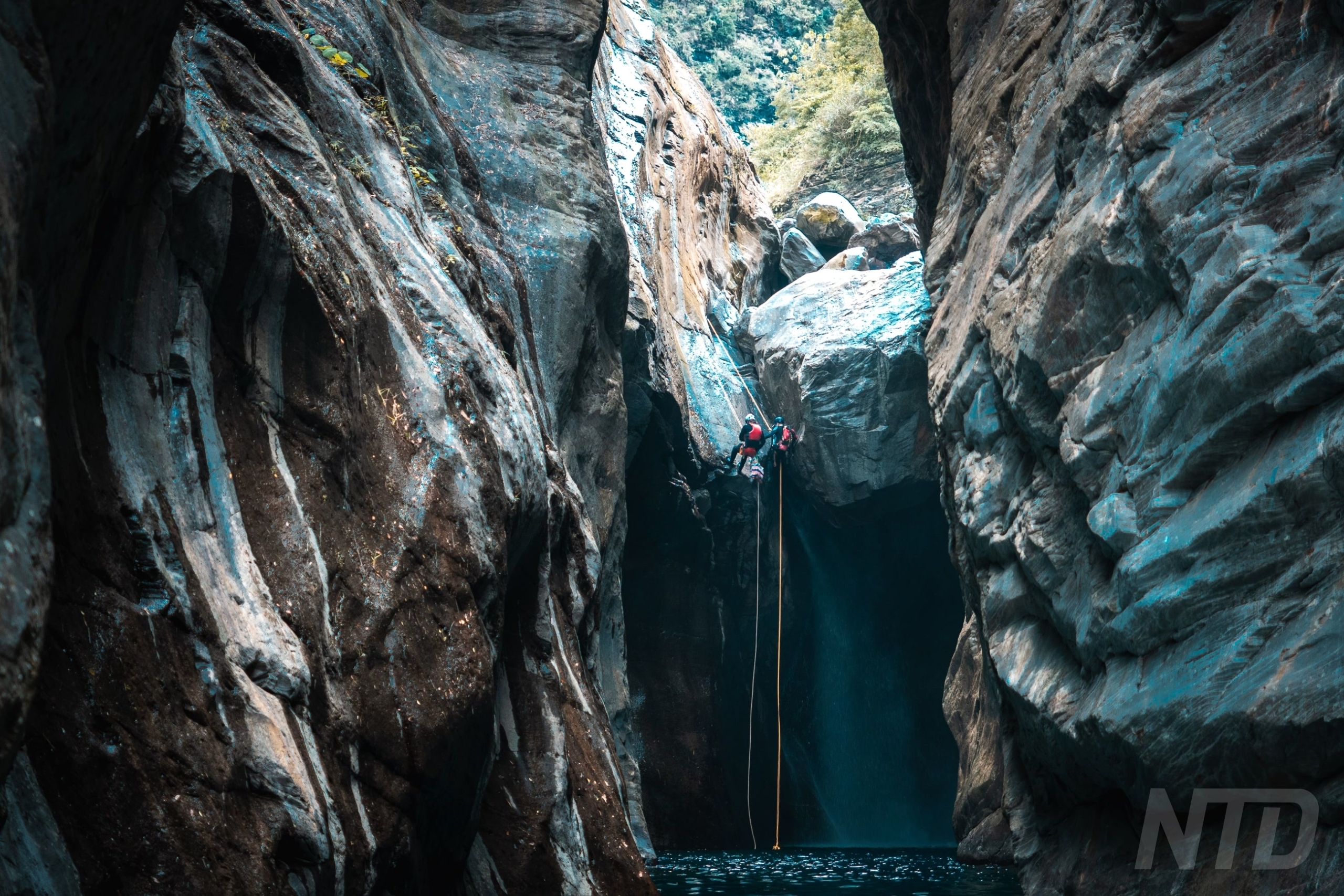 Descending the Abyss, A Thread of Life